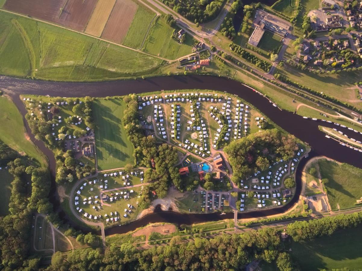 Camping De Koeksebelt 옴멘 외부 사진